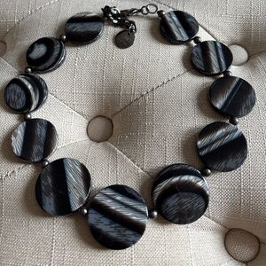 PONO resin necklace